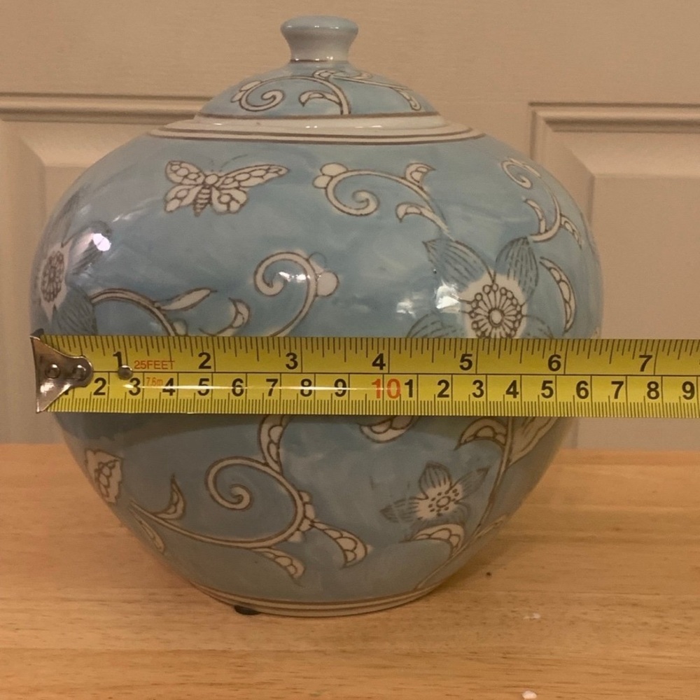 NWT /Galt Blue Ginger Jar w/Lid in Floral Design